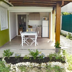 Appartement Avec Piscine, A 3 Minutes A Pied Des Plages, Sainte-Anne (Grande-Terre)