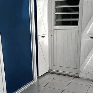 Séjour chez l'habitant Climatisee, Bouillante